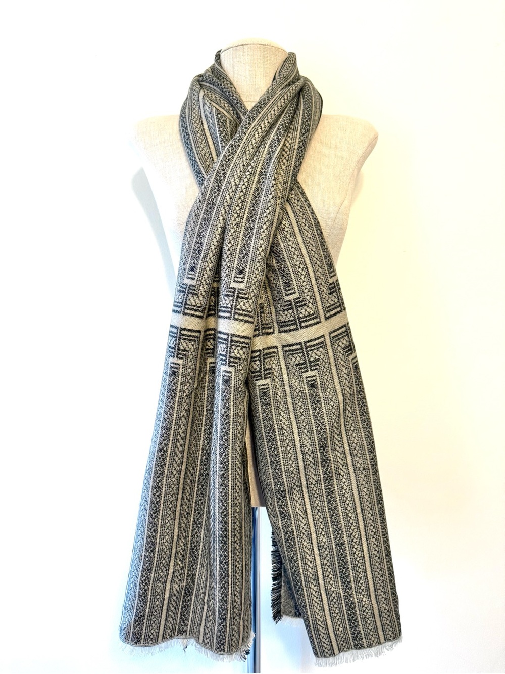 BCBGMAXAZRIA Geometric Striped Oversized Blanket Scarf Wrap Shawl Black Beige